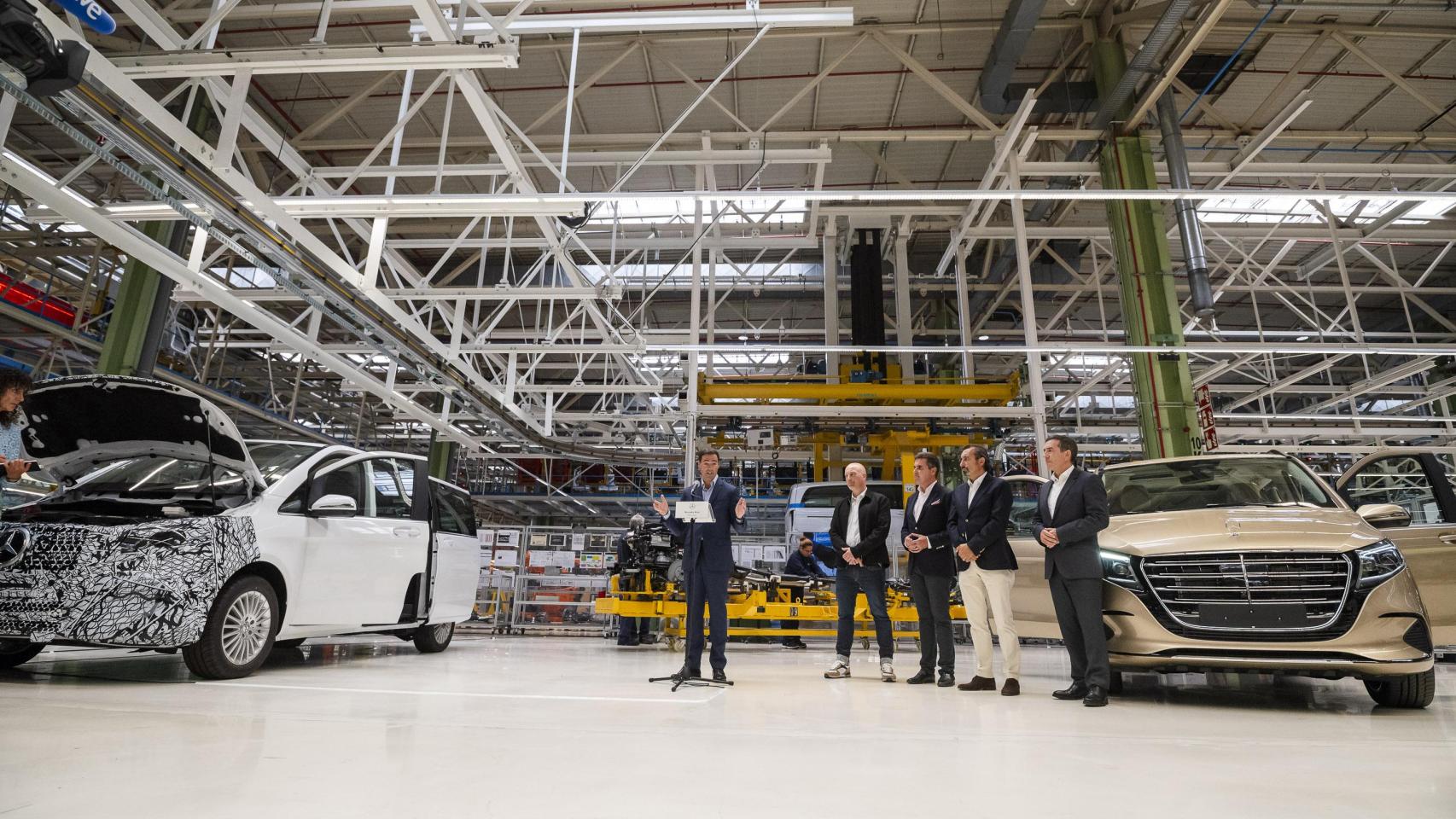 Visita del lehendakari a la planta de Mercedes Vitoria