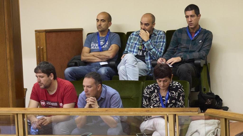 Representantes de los sindicatos en el Parlamento vasco