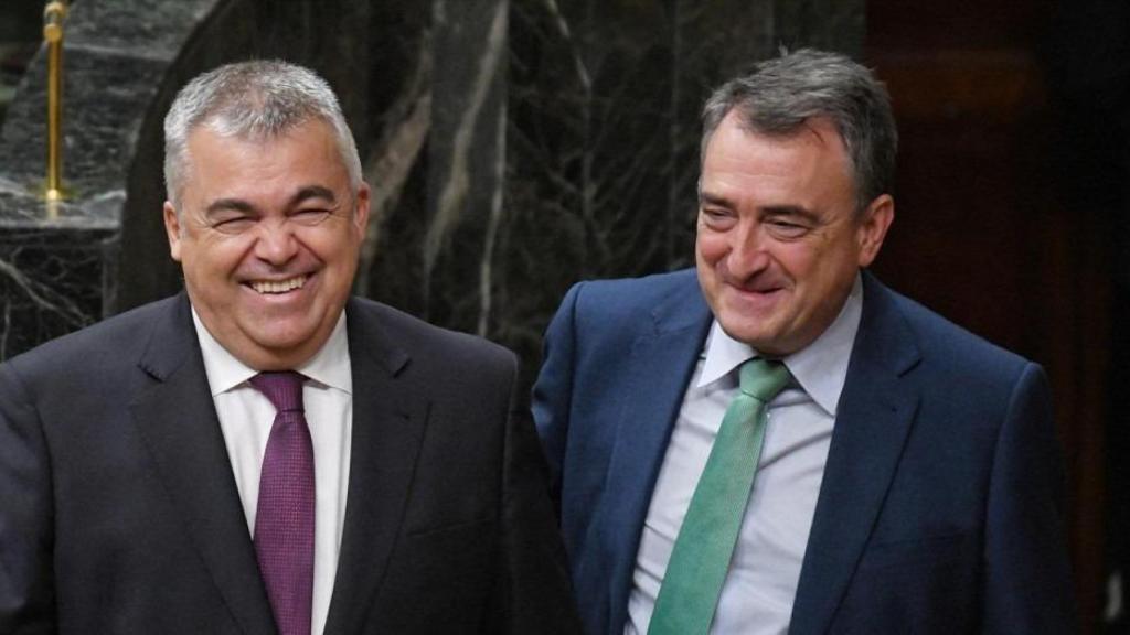 Santos Cerdán y Aitor Esteban en el Congreso de los Diputados