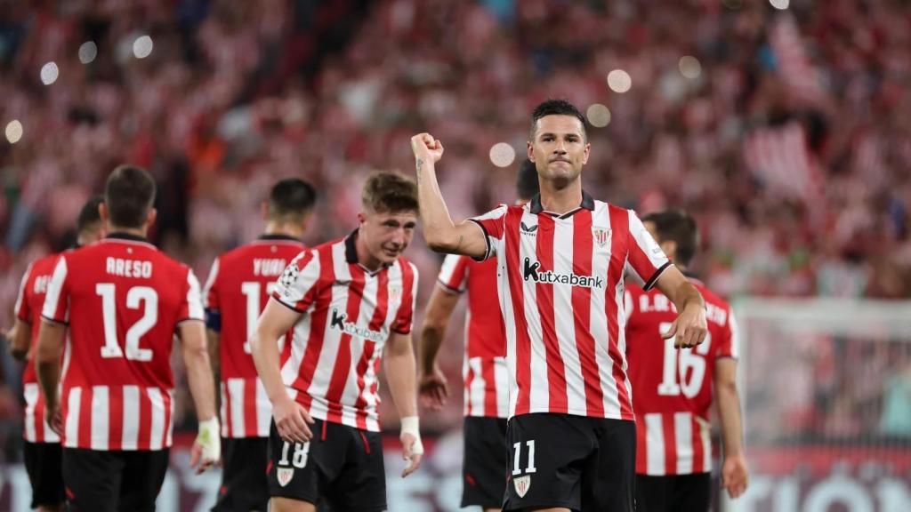La plantilla del Athletic Club celebra un gol anotado por Guruzeta en Champions.