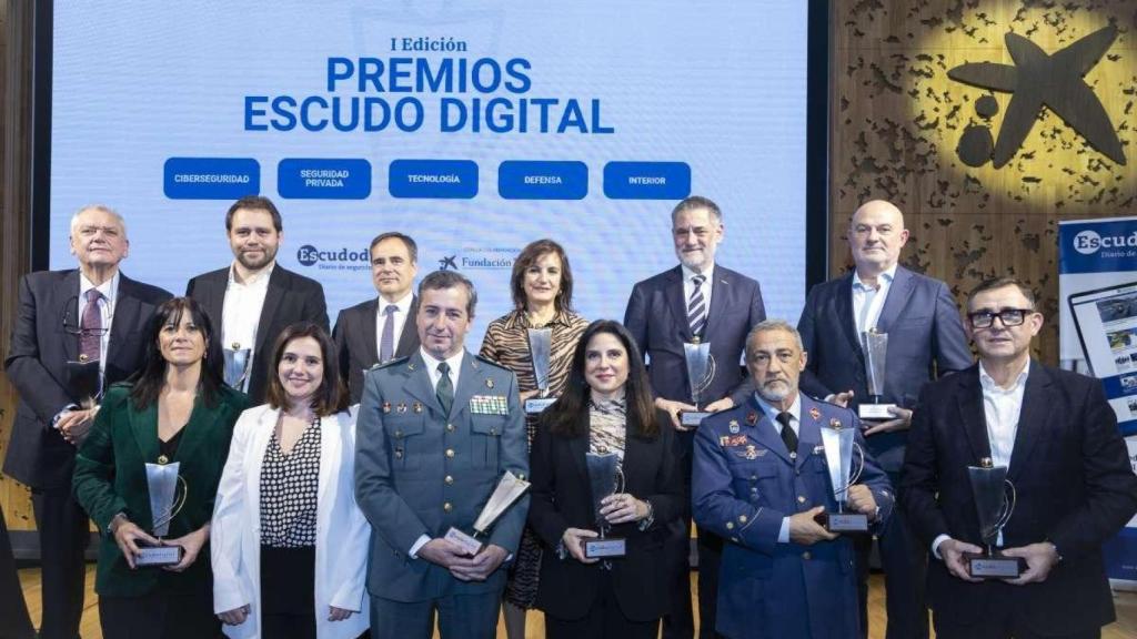 El mundo de la seguridad y la defensa arropa la primera edición de los Premios Escudo Digital