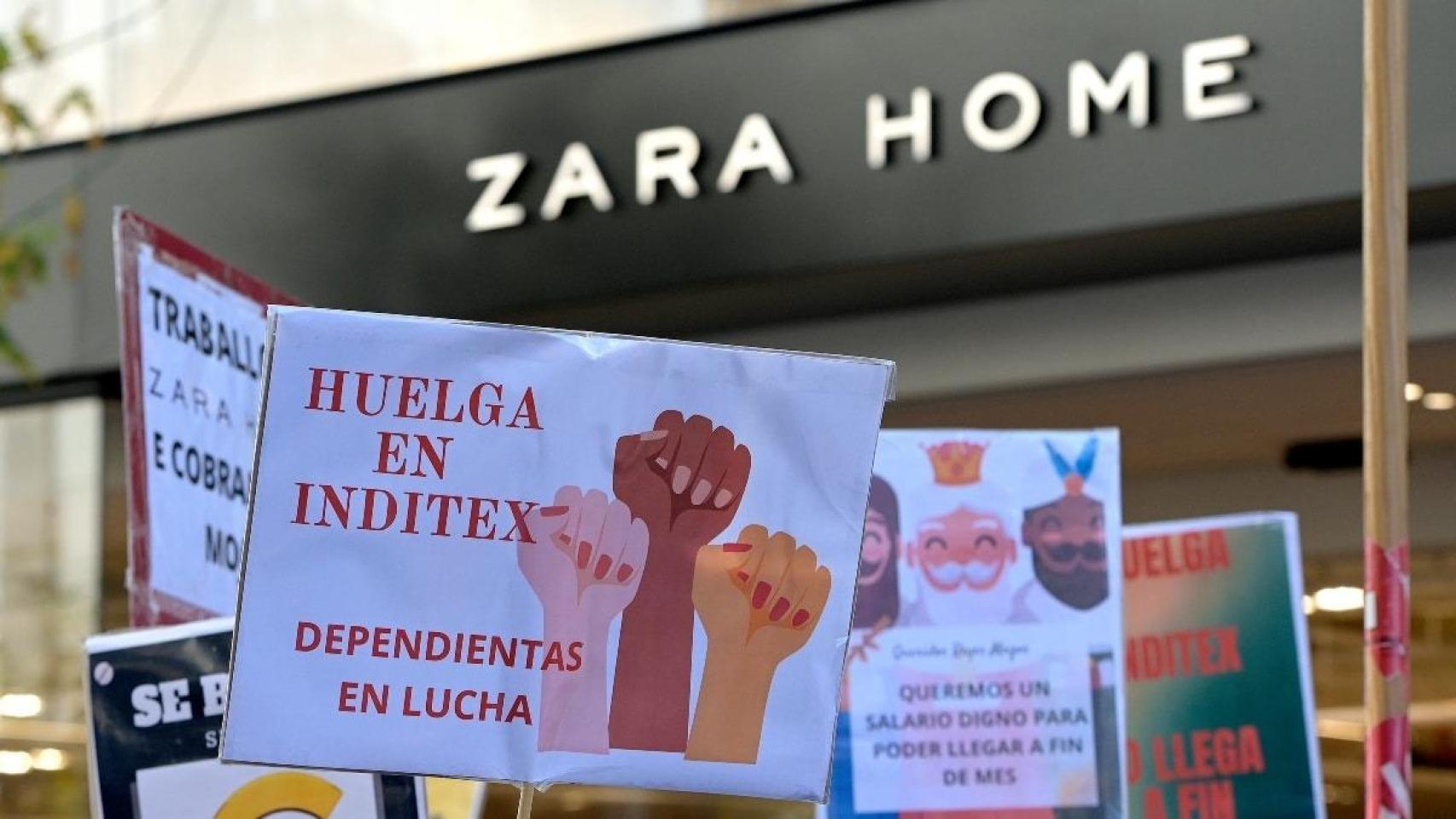 Movilización ante una tienda del grupo Inditex. | EP