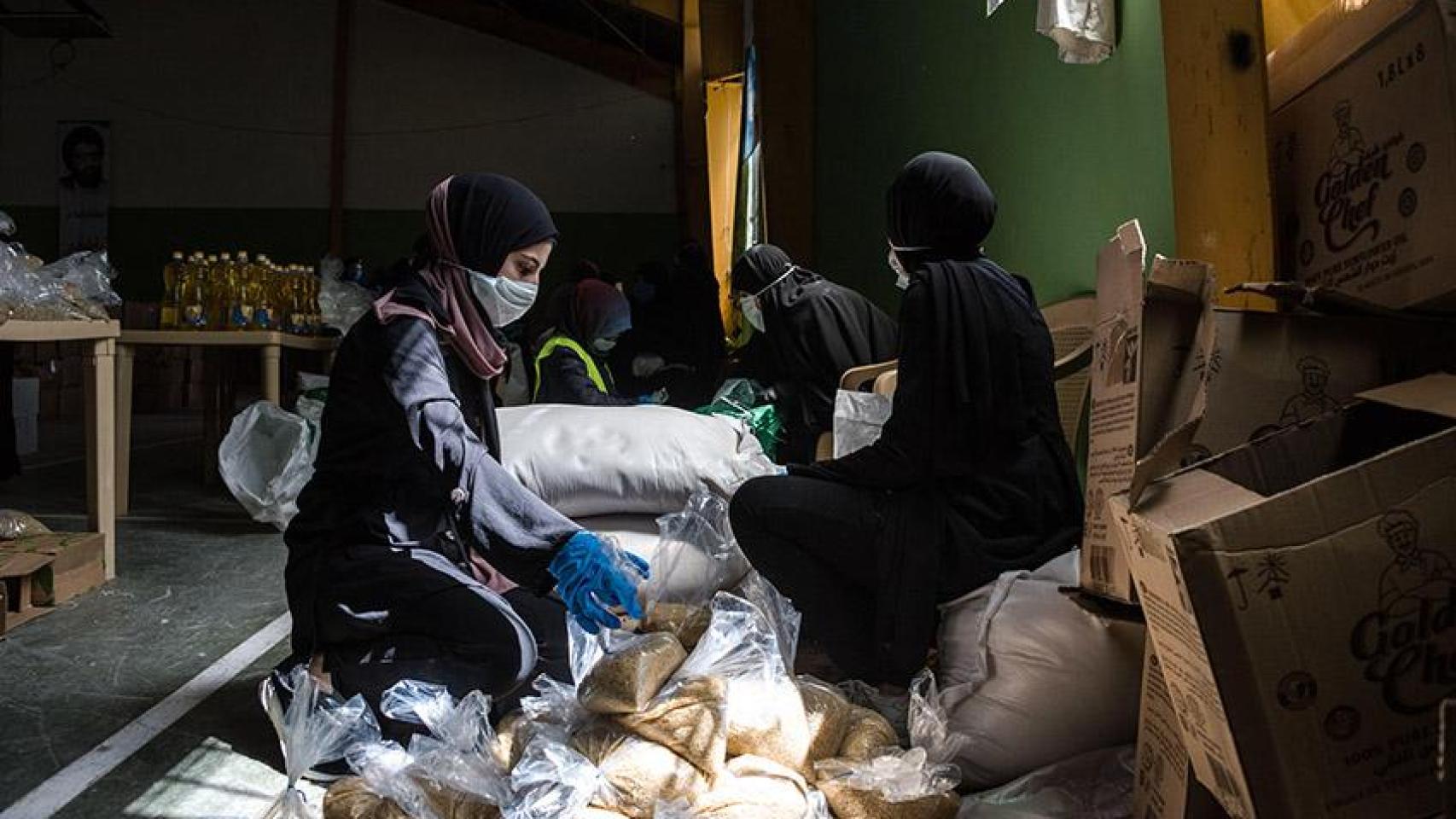 Mujeres libanesas realizan un trabajo precario.