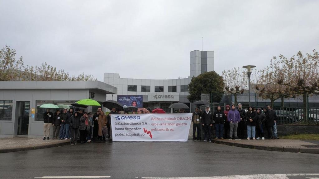 Concentración en las puertas de Ayesa por la negociación del convenio