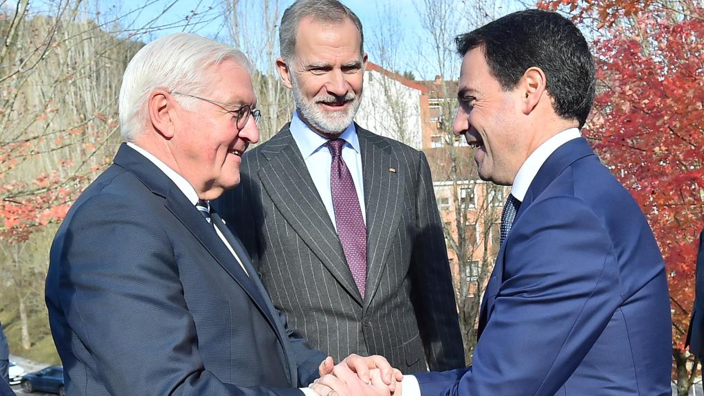 Frank-Walter Steinmeier, Felipe VI e Imanol Pradales.