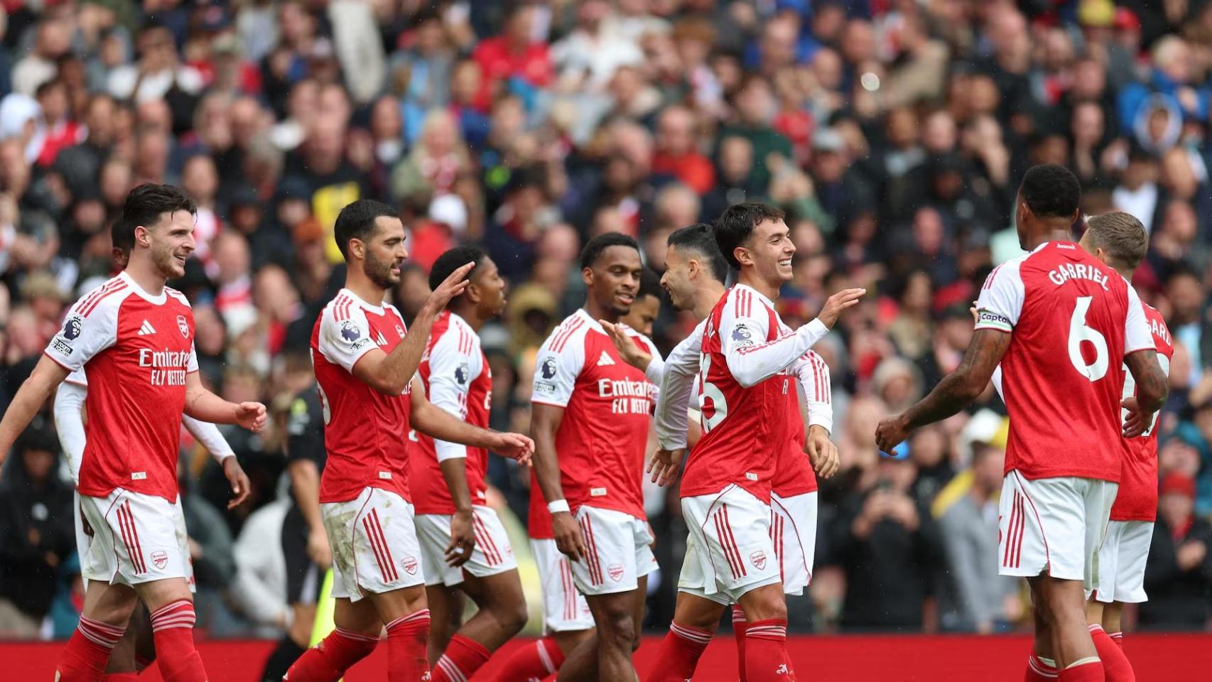 Los jugadores del Arsenal celebran un gol anotado durante esta temporada.