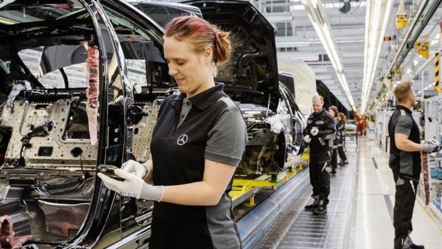 Los dos gigantes de la automoción vasca rebajan sus previsiones ante la caída de pedidos