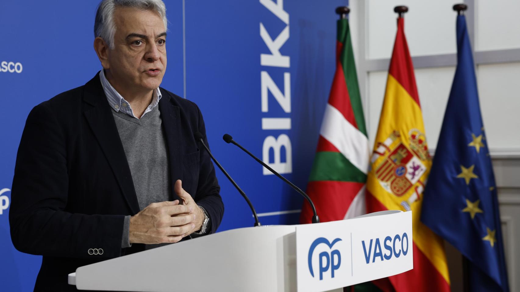 El presidente del PP vasco, Javier de Andrés, comparece este miércoles en Bilbao para analizar el RGI en Euskadi