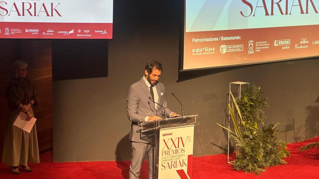 Victor Mayoral, premio Joven Empresario a la Innovación, en el 'speech' posterior a la recogida del premio