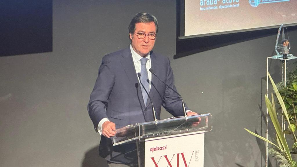 El presidente de la CEOE, Antonio Garamendi, en los Premios Ajebask 2025