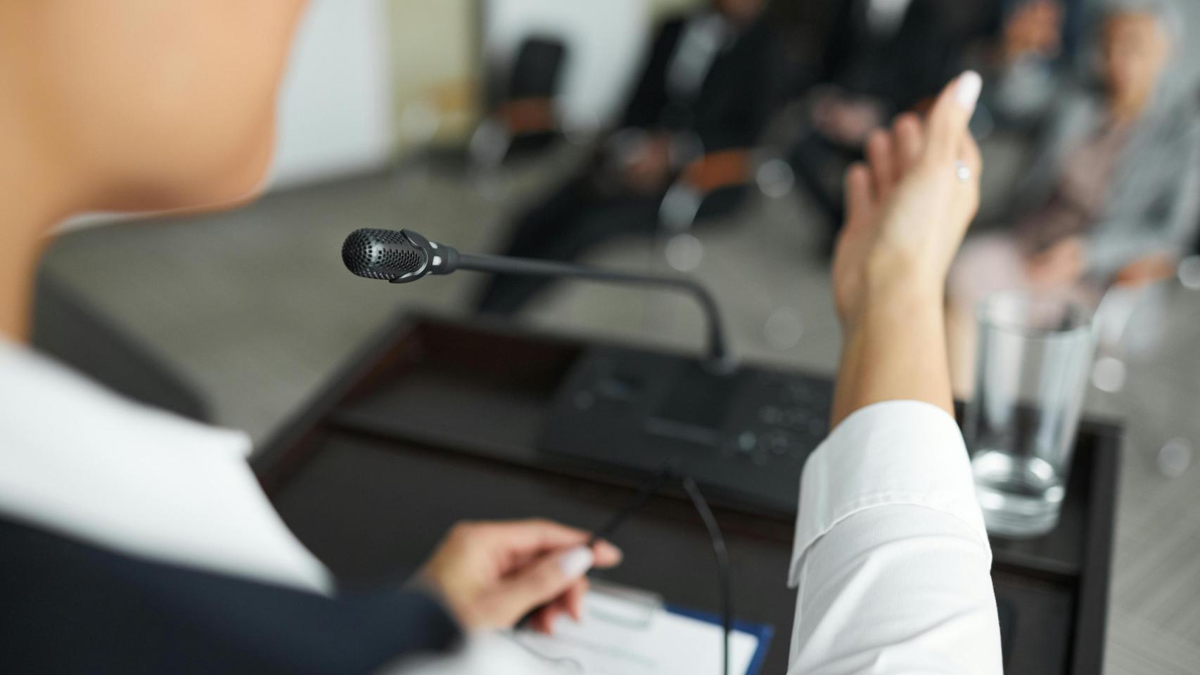 Los políticos hablan en sus discursos de pedagogía, resistencia y nostalgia.