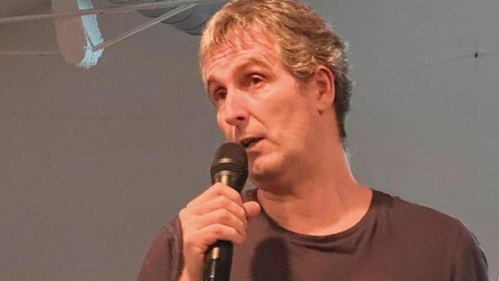 El periodista Ahoztar Zelaieta en una charla / X