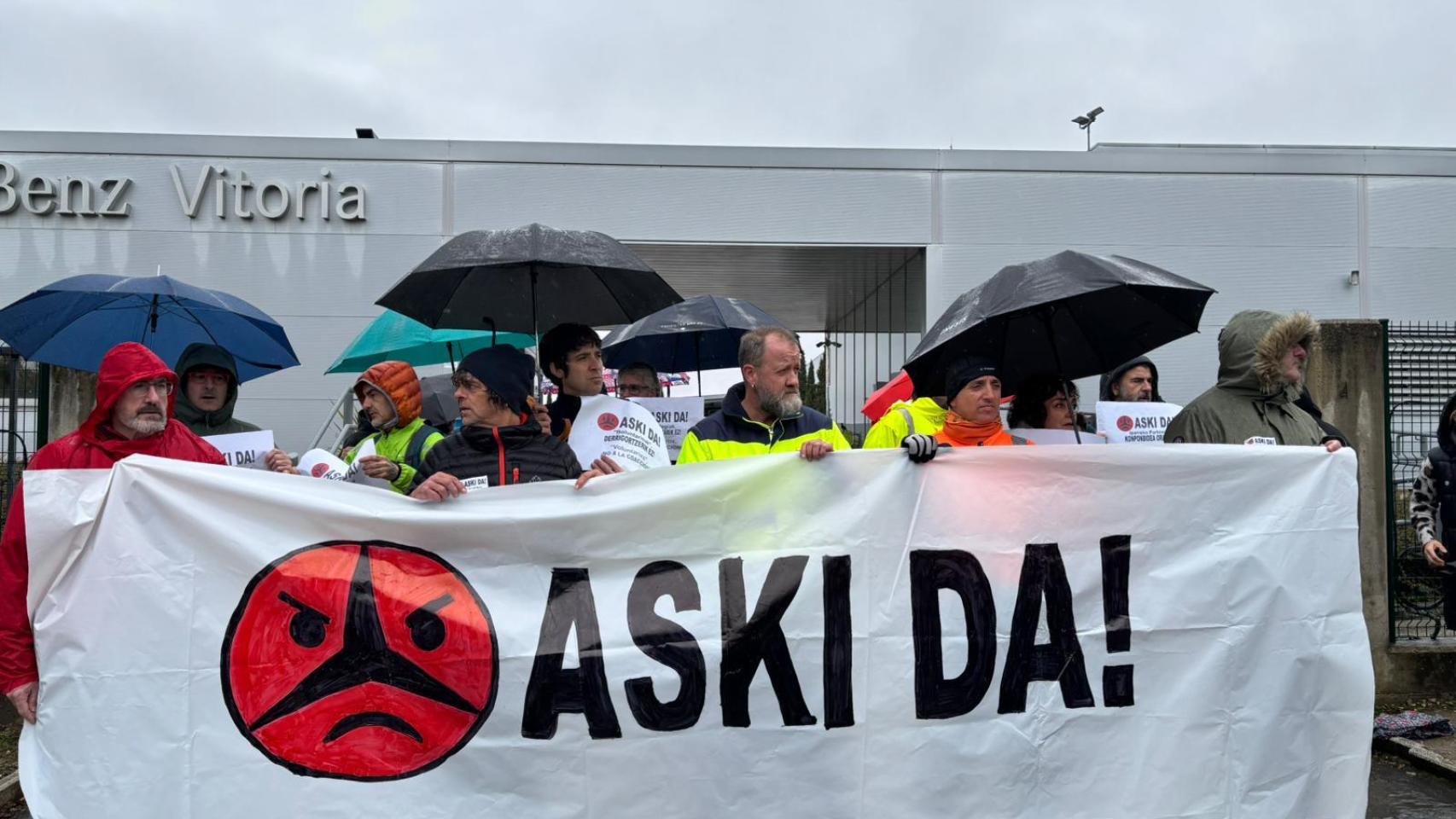 La mayoría sindical del comité de Mercedes ha convocado paros de una hora por turno la próxima semana
