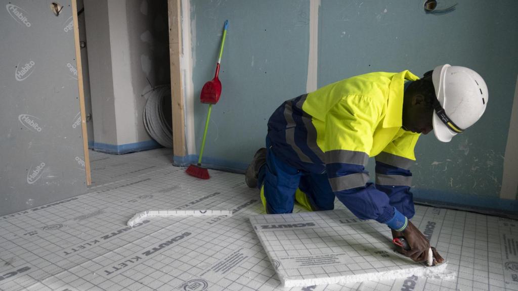 Musa Daffeh en su puesto de trabajo / Araba Press