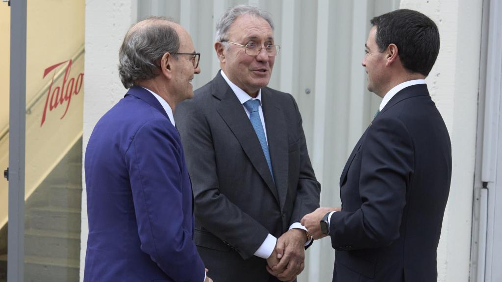 El presidente de Talgo, Carlos de Palacio Oriol, el presidente de Sidenor, José Antonio Jainaga, y el lehendakari, Imanol Pradales