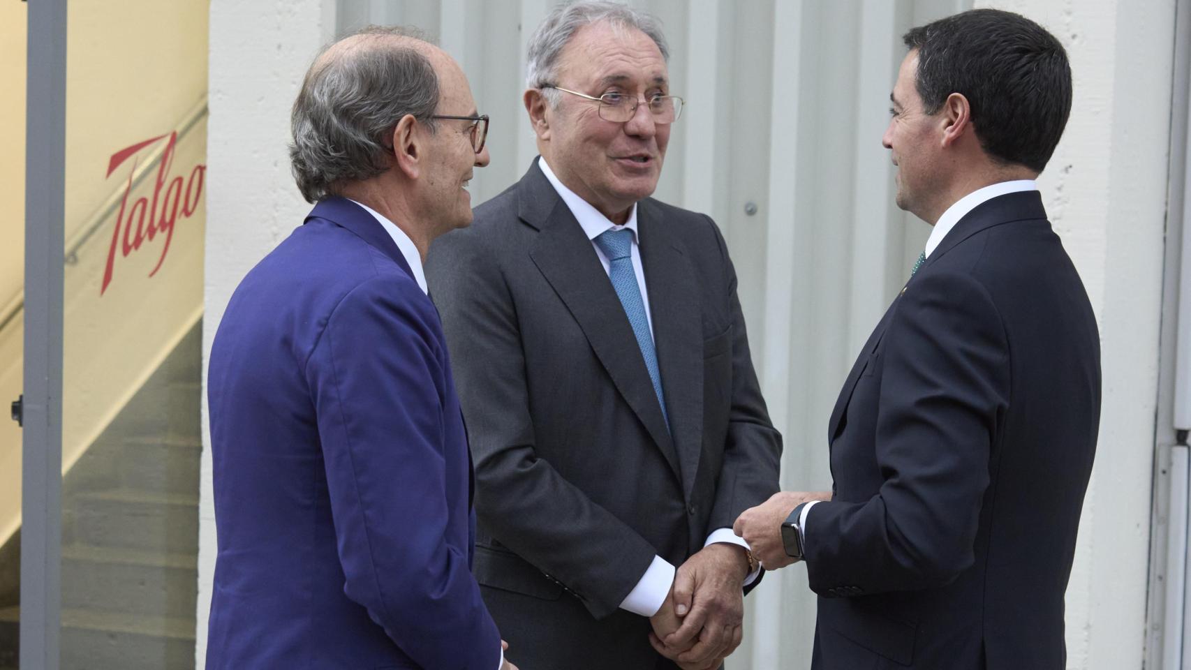 El presidente de Talgo, Carlos de Palacio Oriol, el presidente de Sidenor, José Antonio Jainaga, y el lehendakari, Imanol Pradales