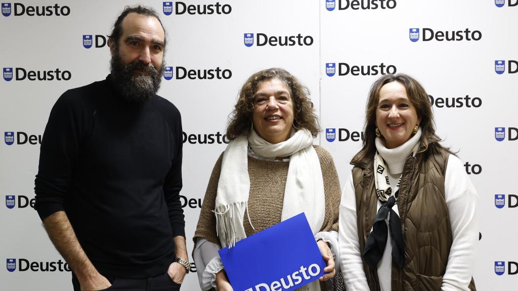 Los investigadores de la Universidad de Deusto, Braulio Gómez, María Silvestre e Iratxe Aristegui