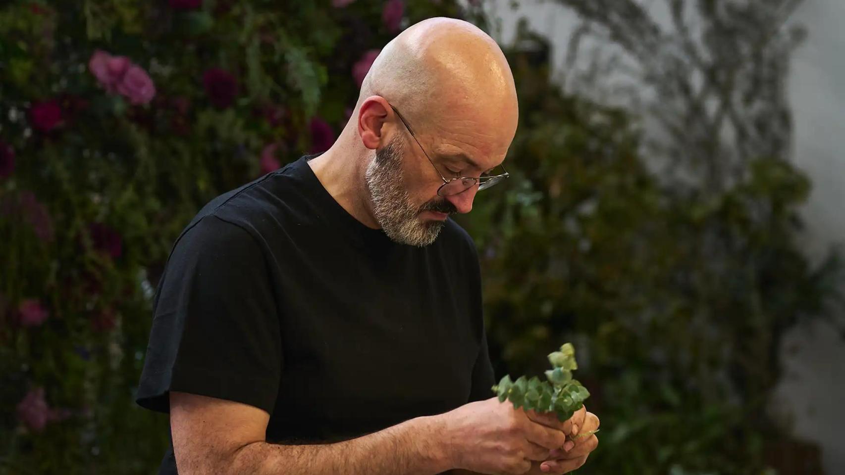 El artista floral, José Ángel Colmenero