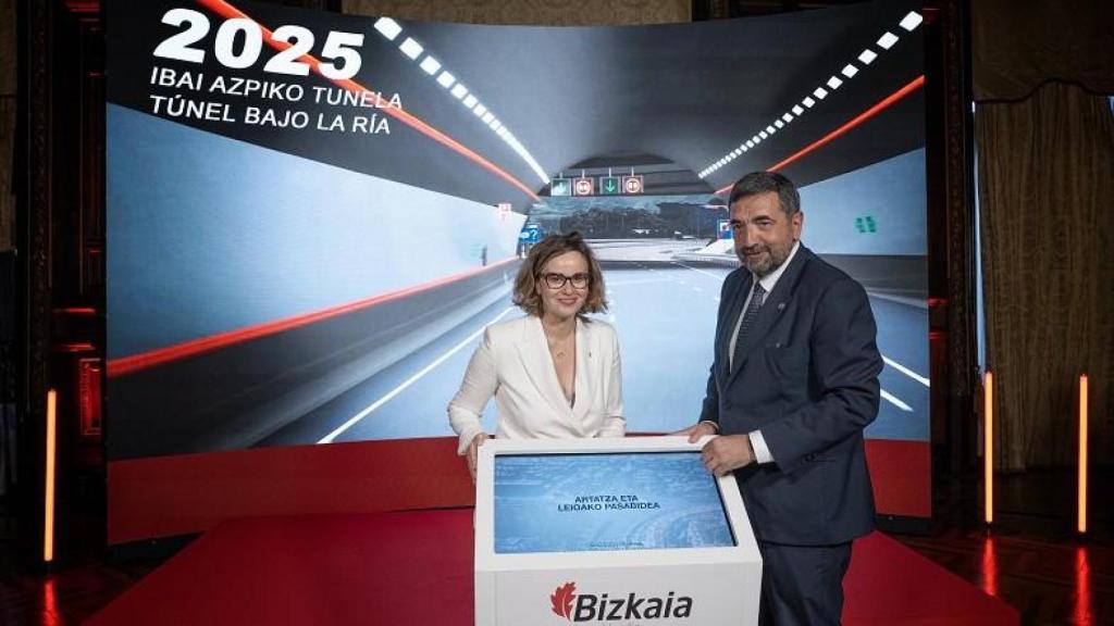 Elixabete Etxanobe, diputada general de Bizkaia, en la presentación del subfluvial
