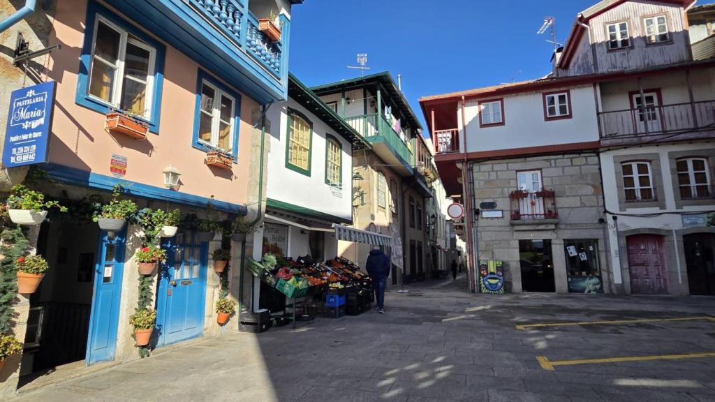 La oferta comercial se completa con el mercadillo semanal que se celebra los miércoles