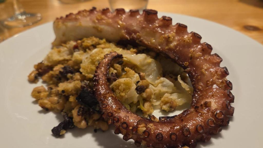 Uno de los platos típicos de la provincia Tras-os-Montes, a la que pertenece Chaves, es o polvo á Lagareiro