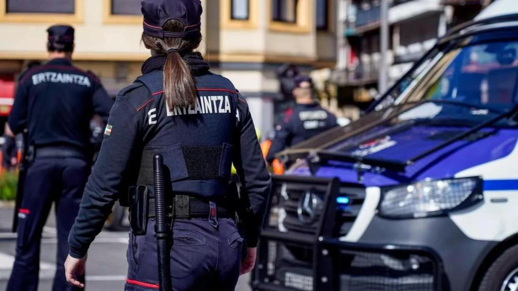 Un ertzaina llegó a jefe de Seguridad de Osakidetza con un título falso