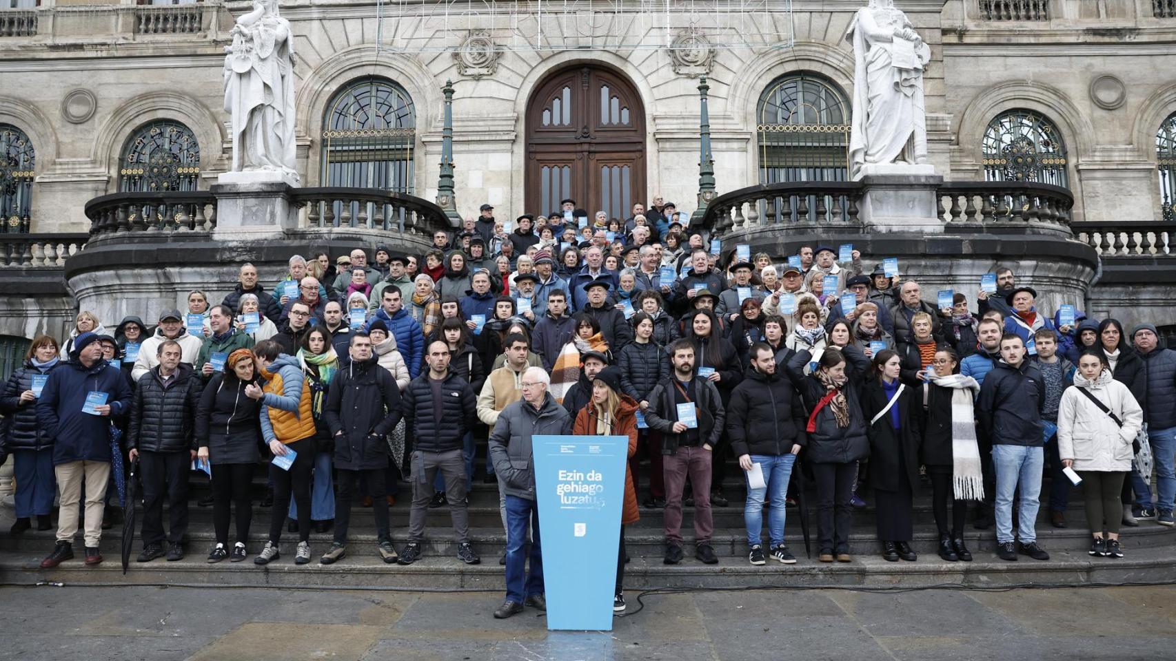 Representantes de Sare han ofrecido este sábado en Bilbao información sobre la movilización