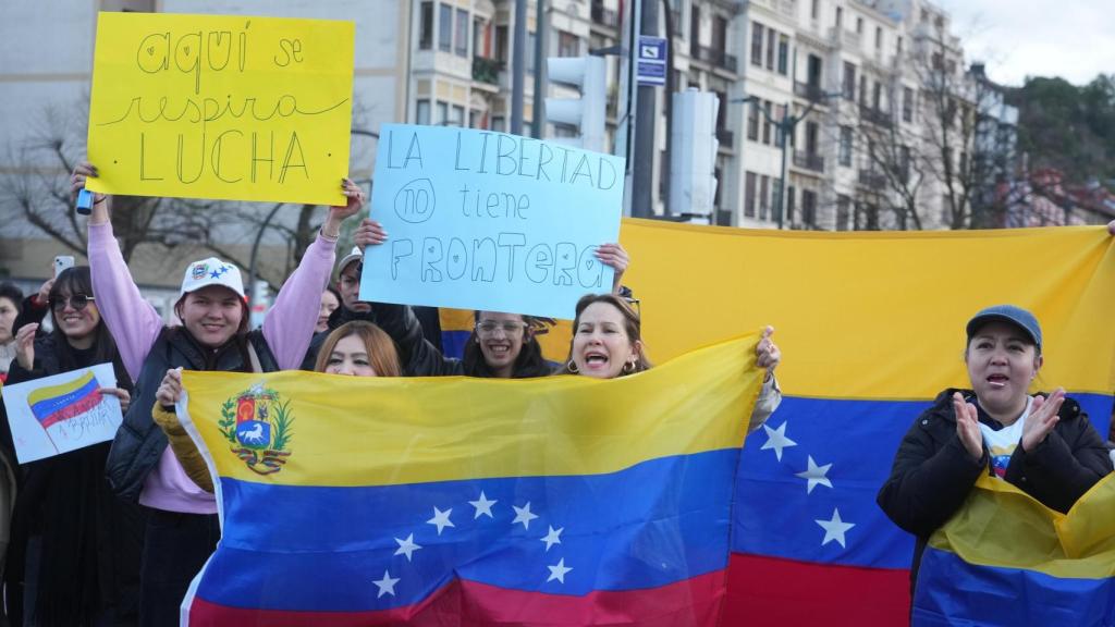 Celebración de ciudadanos venezolanos por la detención de Nicolás Maduro. - H.BILBAO/EUROPA PRESS