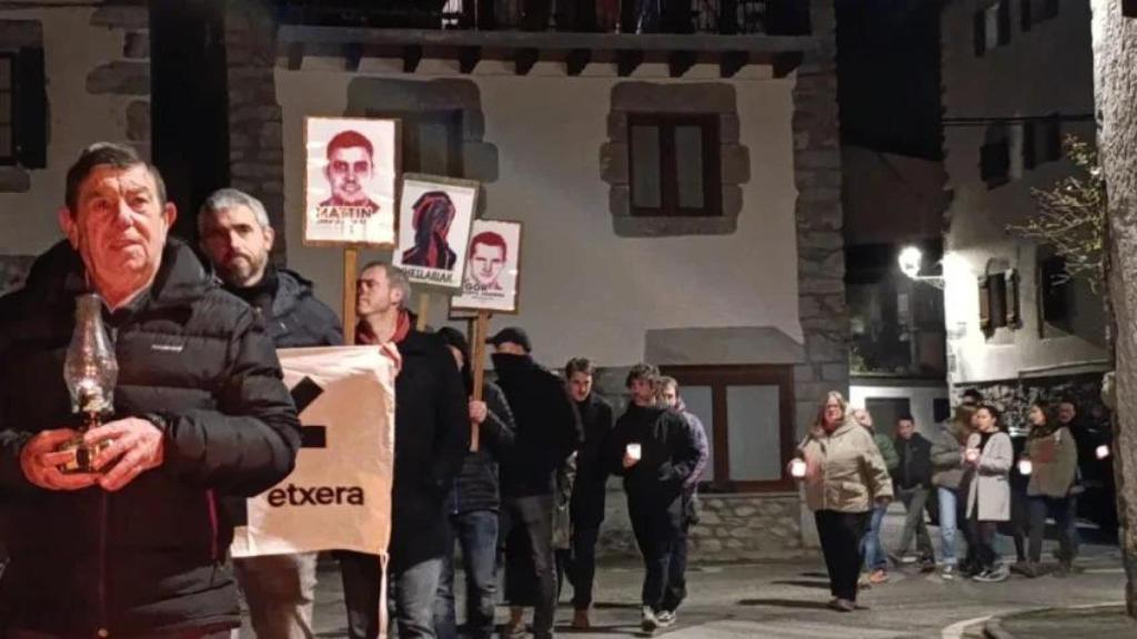 Cadena humana en Lesaka (Navarra) por los autores del atentado de la T-4.