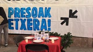 Una mesa de Nochevieja que recuerda, entre otros, al jefe etarra Txeroki.