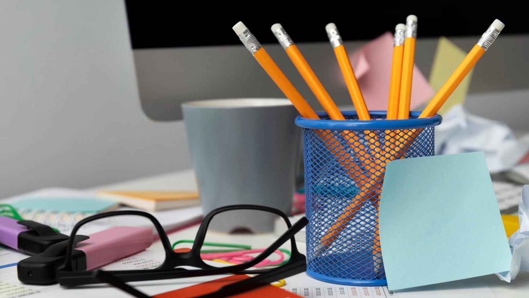 Los artículos de escritorio / Freepik