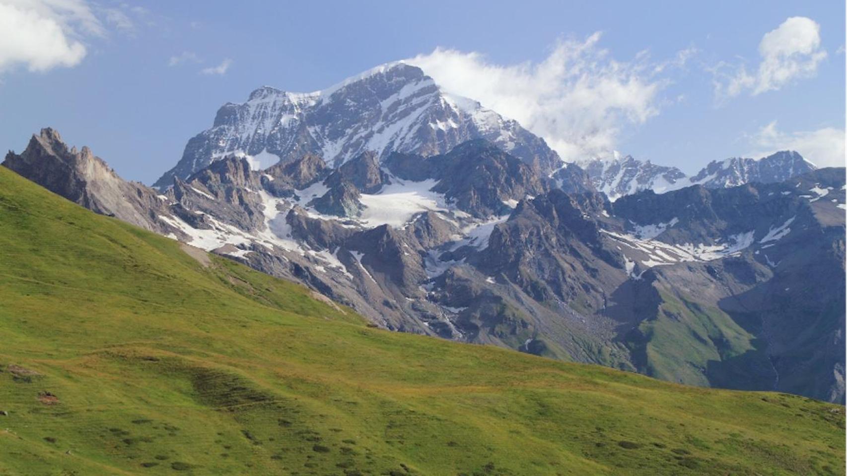 Grand Combin, un macizo montañoso de los Alpes Peninos en la frontera entre Suiza e Italia