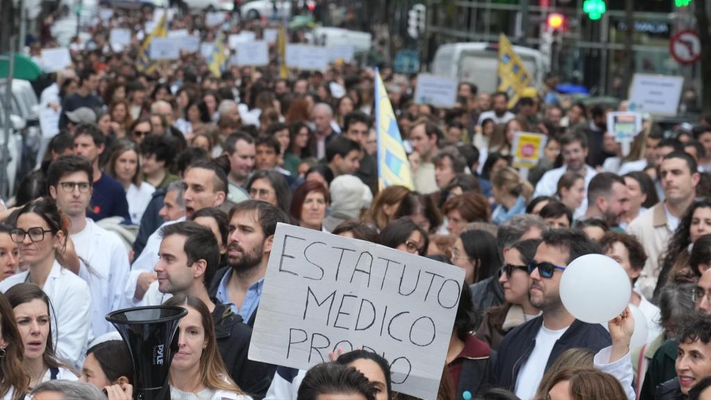 Médicos durante una manifestación convocada por el Sindicato Médico de Euskadi, a 9 de diciembre de 2025, en Bilbao