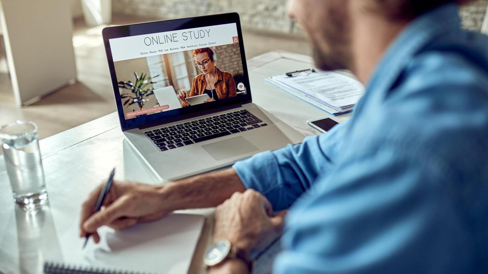 Estudiante en línea