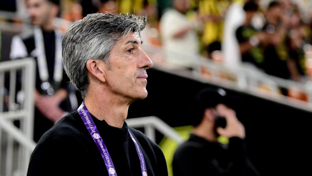 Imanol Alguacil dirige un encuentro como técnico del Al-Shabab Saudí Club.