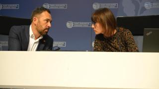 El consejero de Vivienda, Denis Itxaso, y la presidenta de Eudel, Esther Apraiz