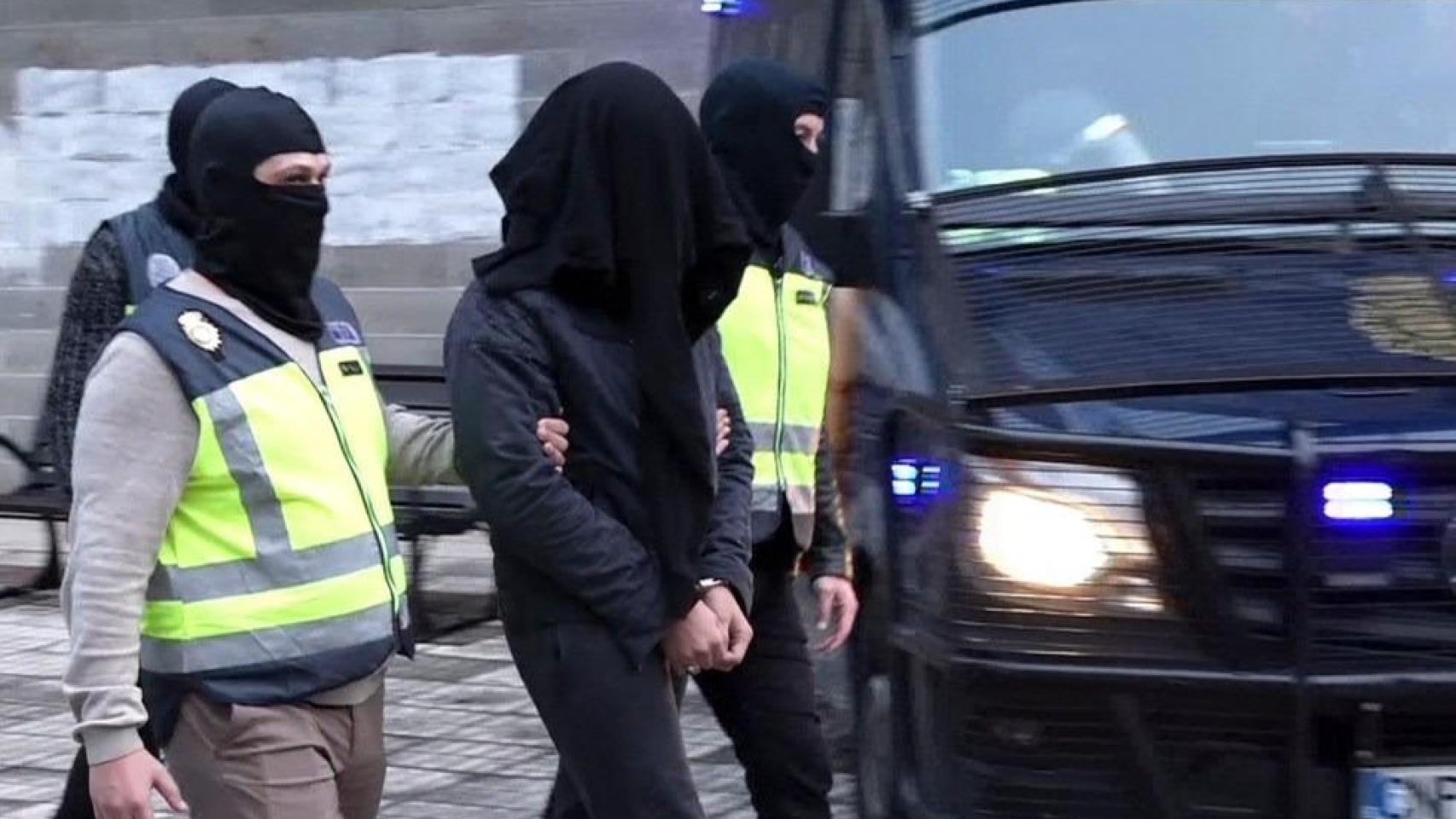 La Policía Nacional detiene a un hombre por su posible vinculación con el yihadismo en una imagen de archivo a noviembre de 2022