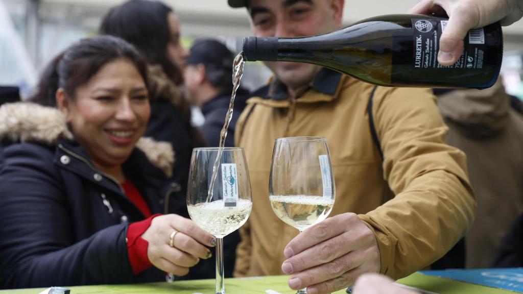 Celebración del Txakoli Eguna tras la presentación de la cosecha 2025 de Txakoli de Getaria celebrada este sábado
