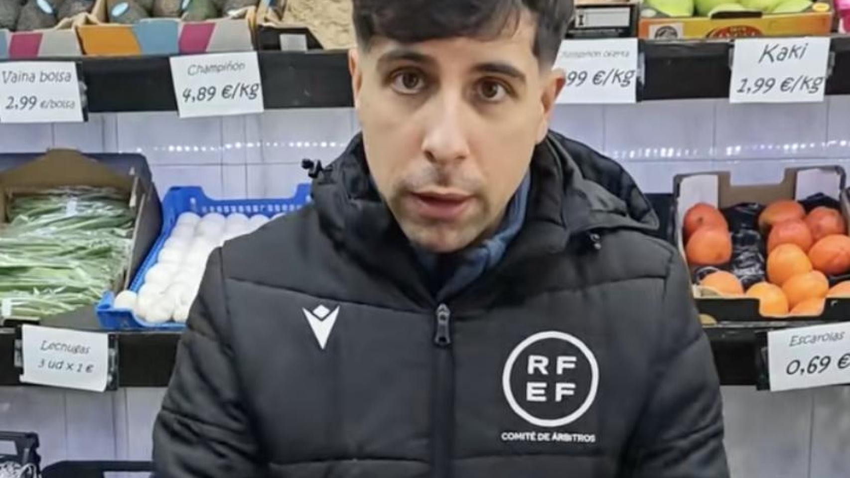 Yeray, frutero en la Frutería Alfaro.