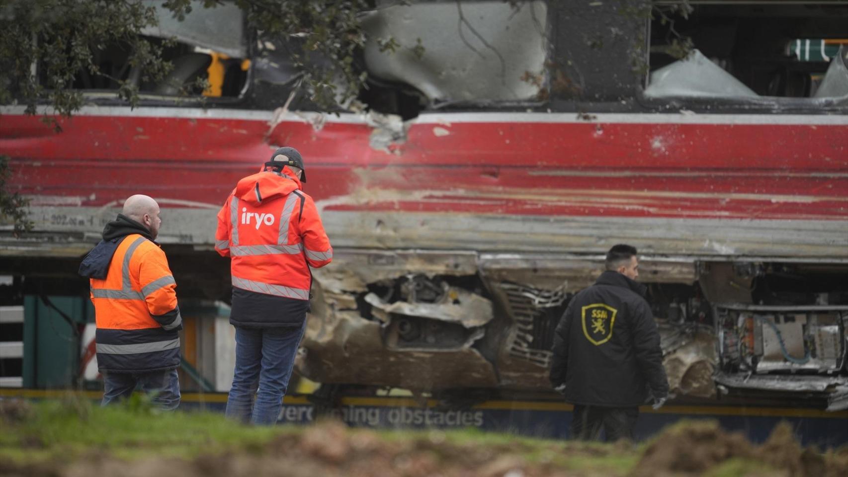 Trabajos de rescate de los convoyes de trenes accidentados en Adamuz a 21 de enero de 2026