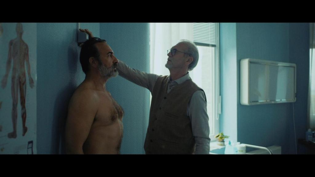 Fotograma de 'El increíble historia del hombre menguante'