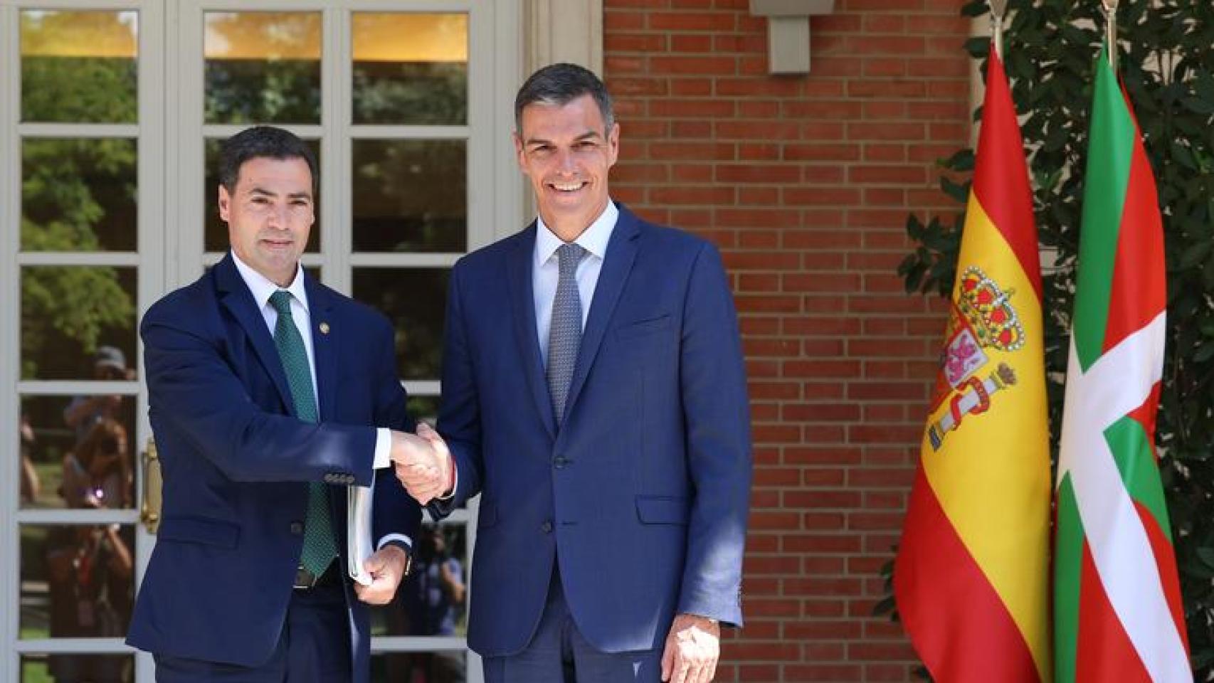 La última reunión en Moncloa entre Imanol Pradales y Pedro Sánchez