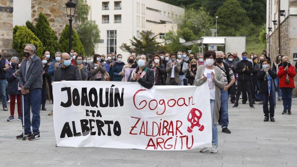 Homenaje a los dos trabajadores fallecidos en el derrumbe del vertedero de Zaldibar en una imagen de archivo