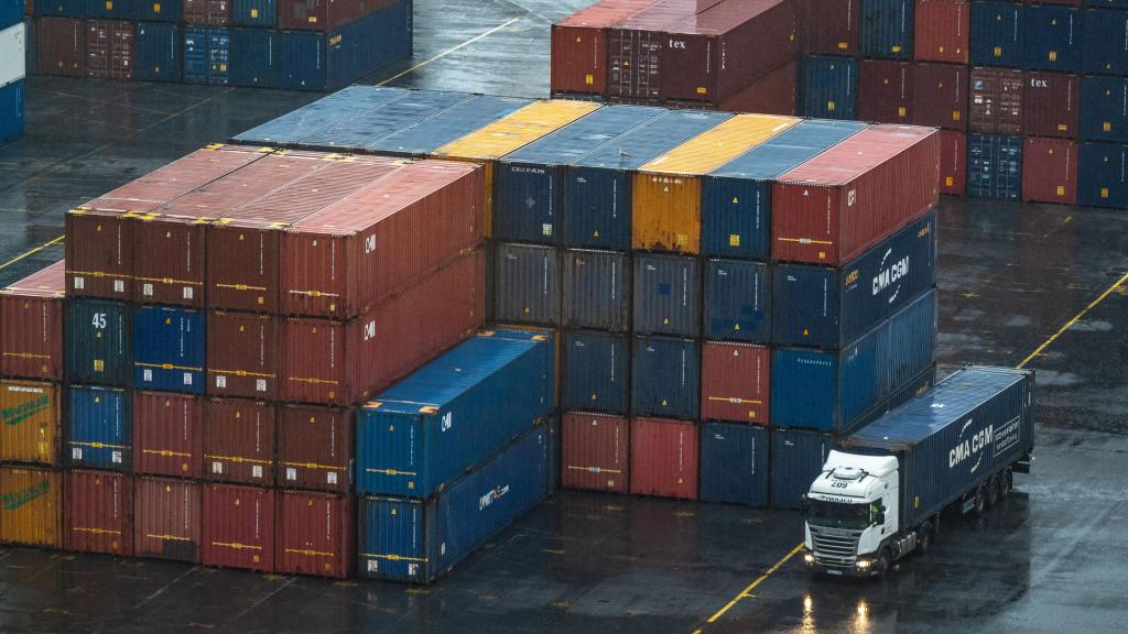 Imagen de varios contenedores del Puerto de Bilbao.