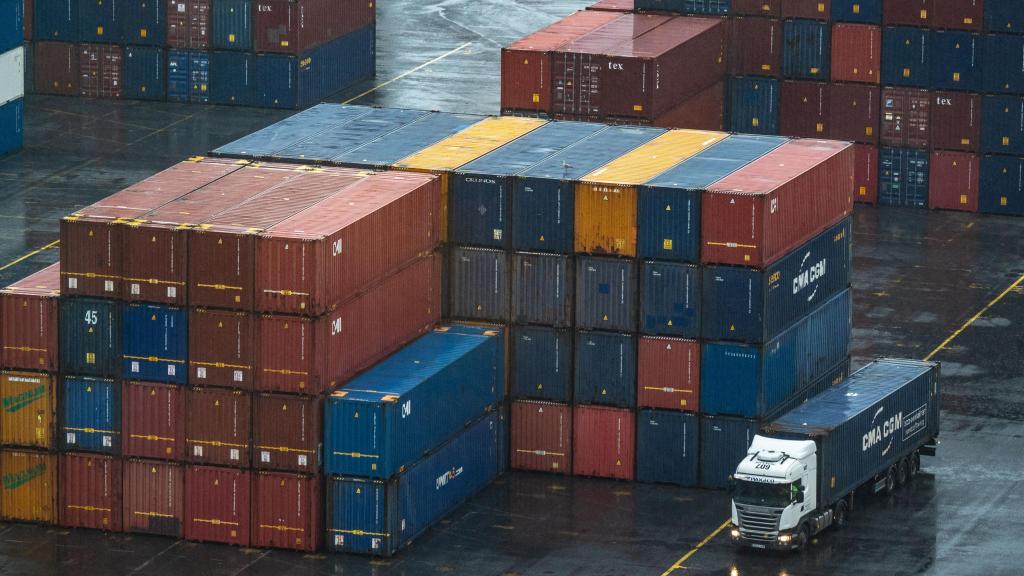 Imagen de varios contenedores del Puerto de Bilbao.