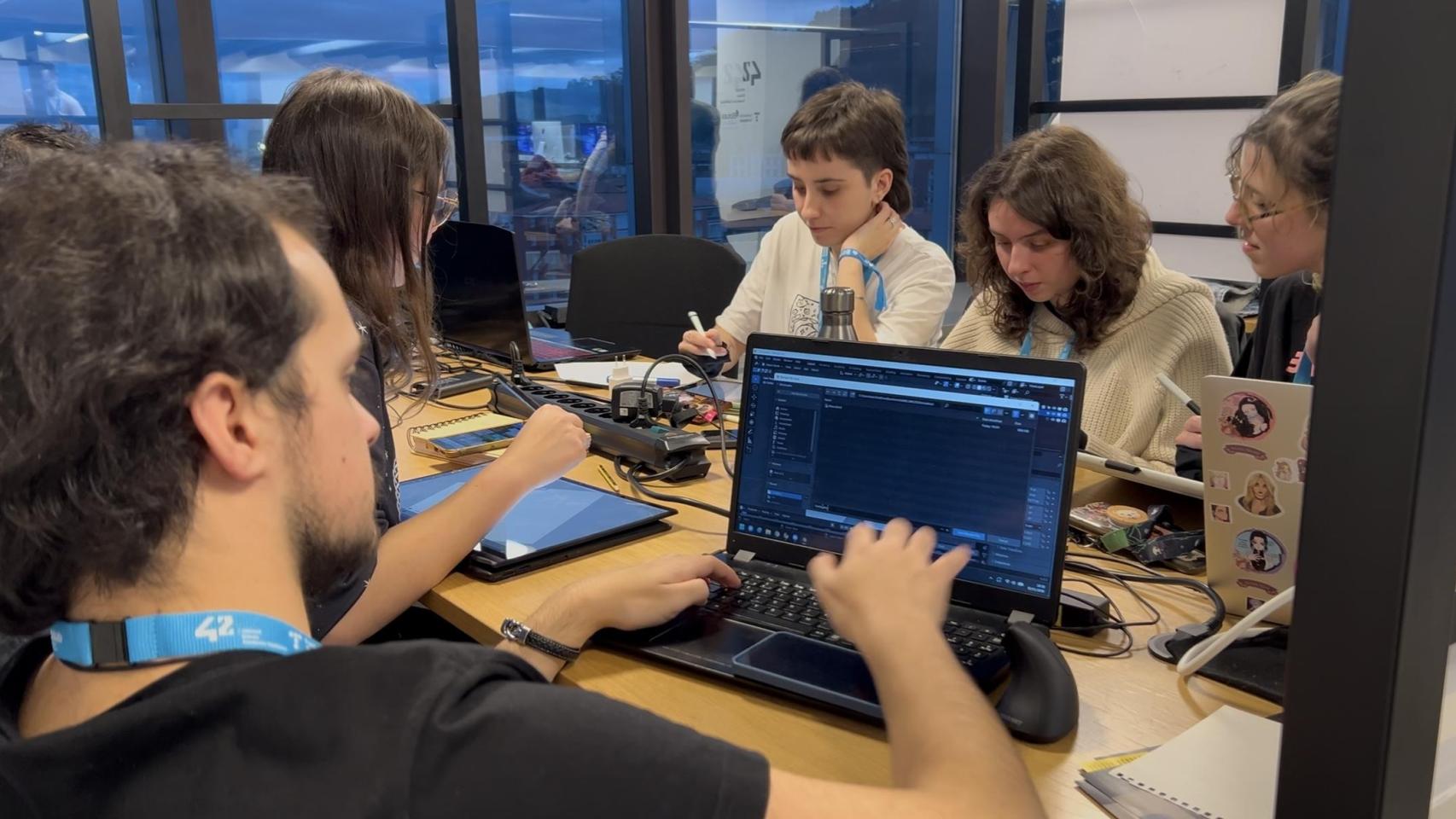 Participantes de la Global Game Jam en 42 Urduliz