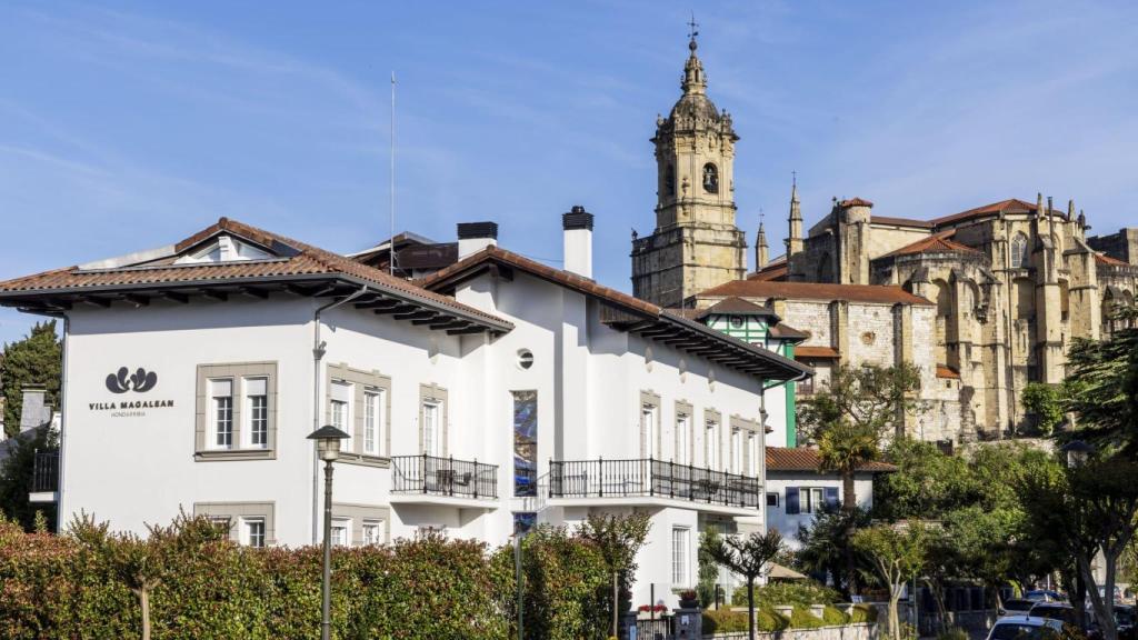 El alojamiento, considerado uno de los diez mejores para escapadas en España, incluye el desayuno