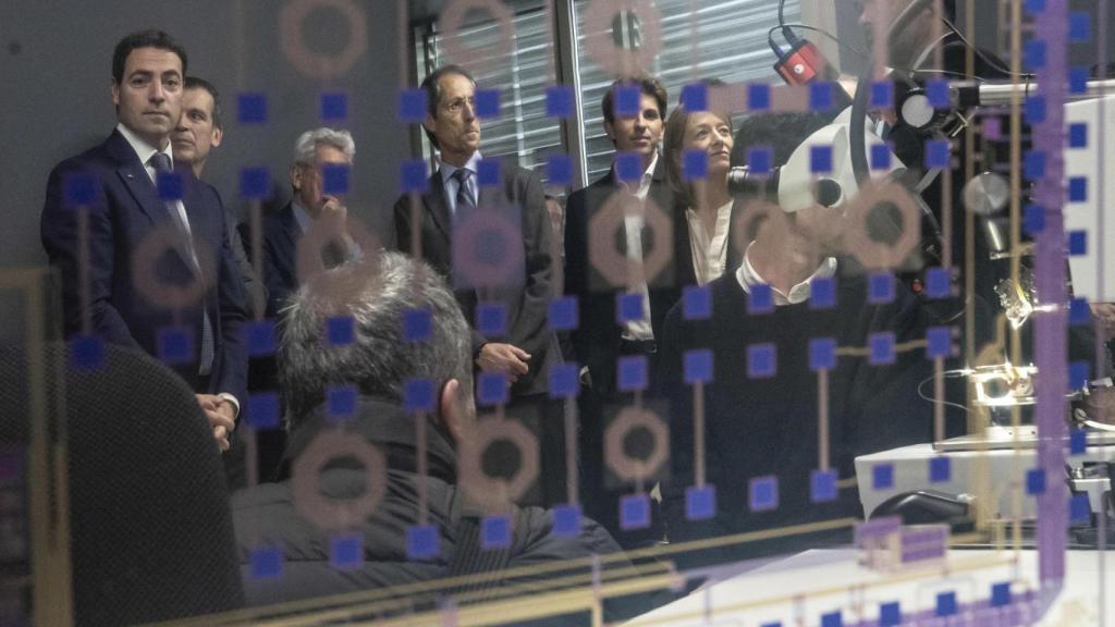 El lehendakari, Imanol Pradales (i), ha presidido este miércoles en San Sebastián la inauguración de la 'Torre Cuántica'.