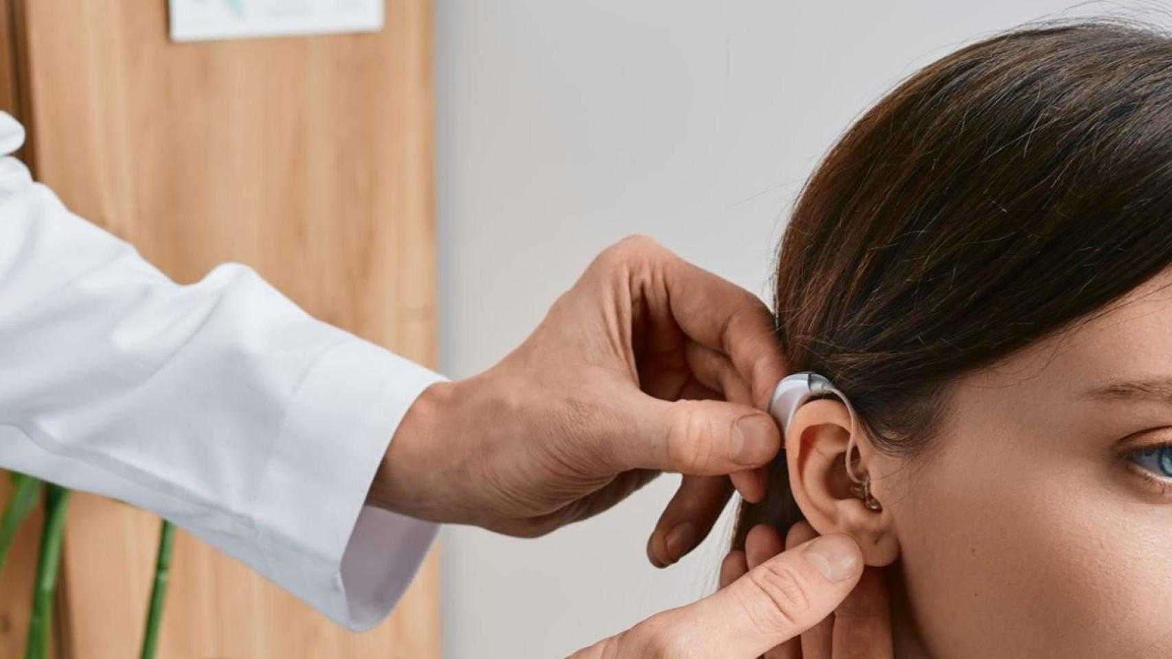 Colocación de un audífono