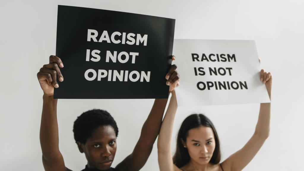 El racismo está presente en nuestra sociedad.